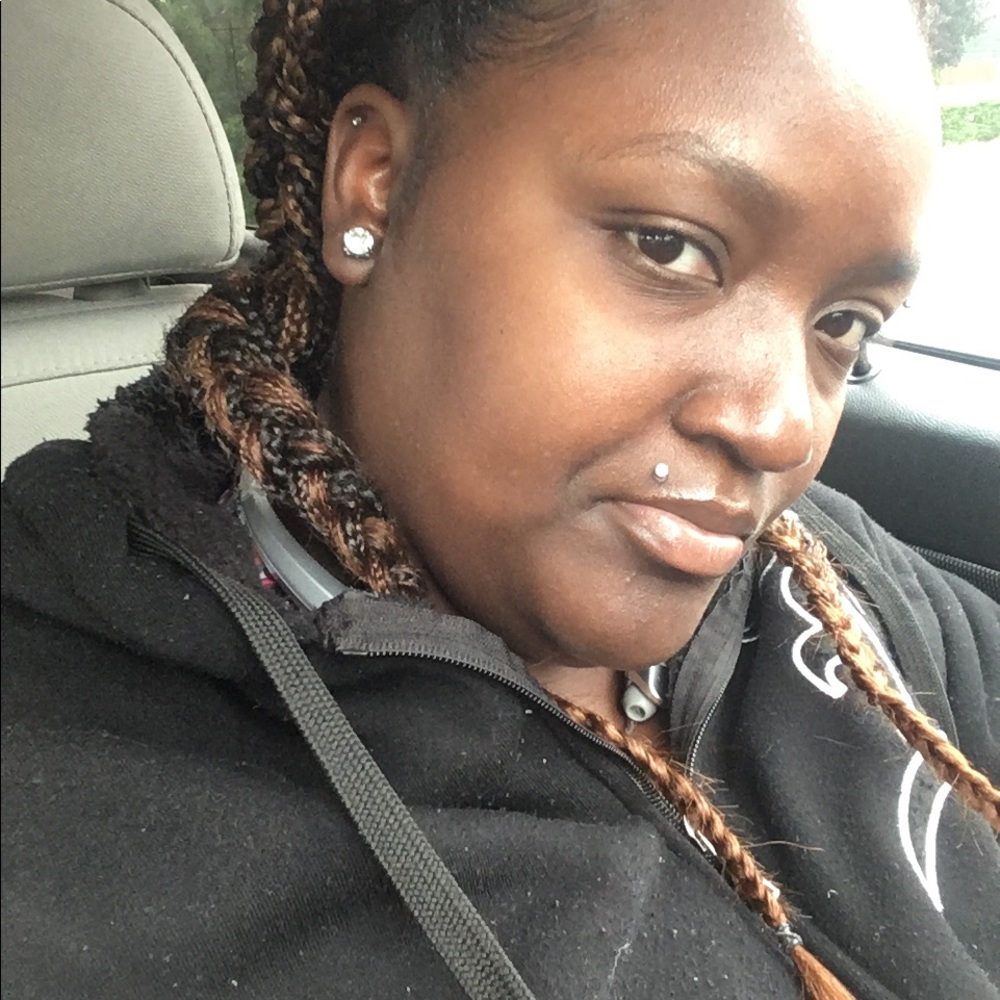 Meet your Posher, Candace